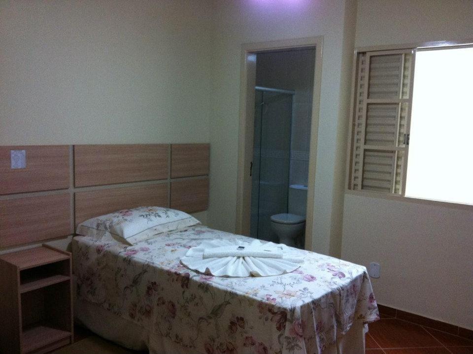 Hotel Perez Pouso Alegre Extérieur photo